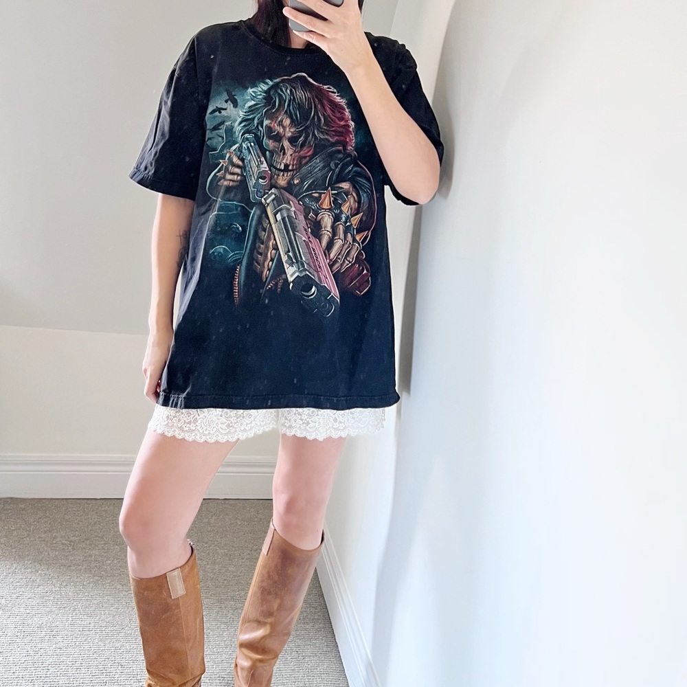 Vintage Hot Rock Black Graphic T-Shirt with Skull Design XL